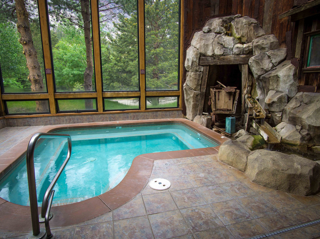 Creekside Spa-六月湖必去景点