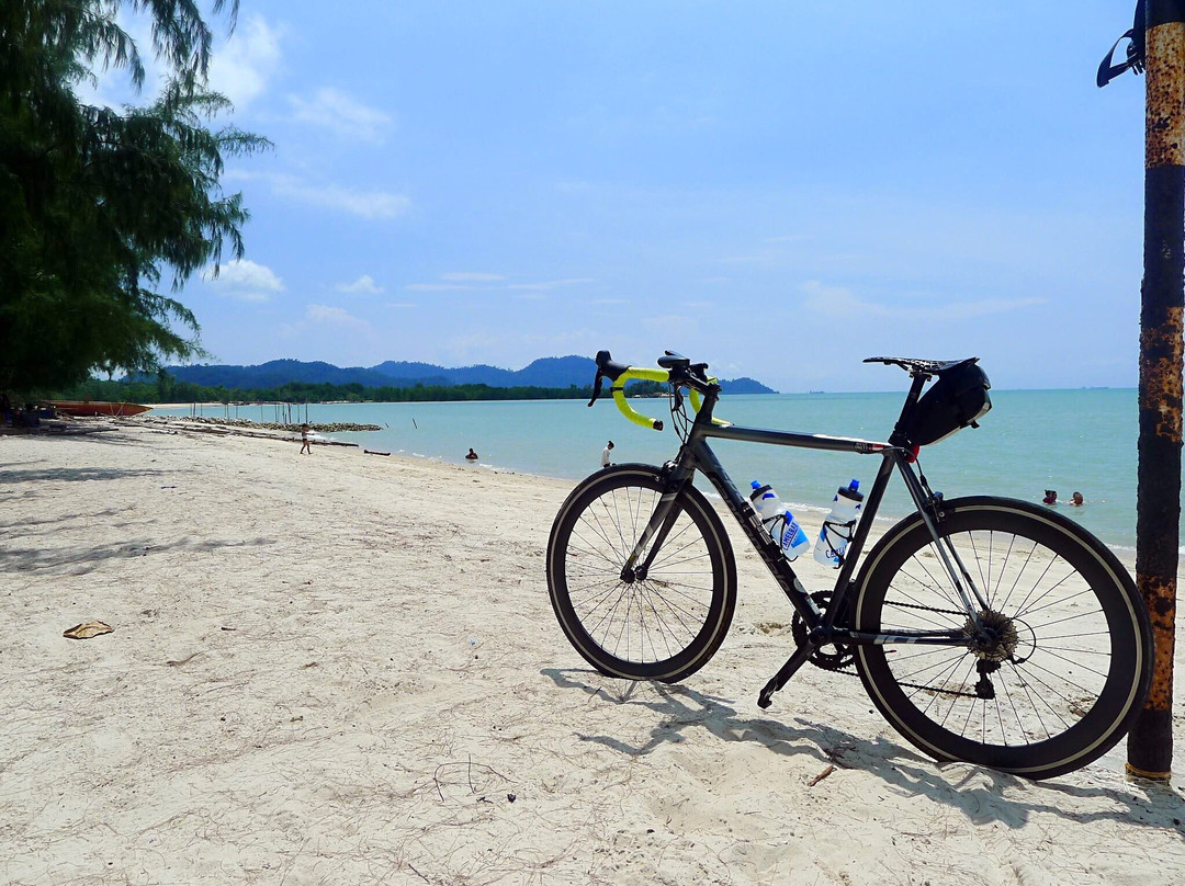Pongkar Beach景点图片