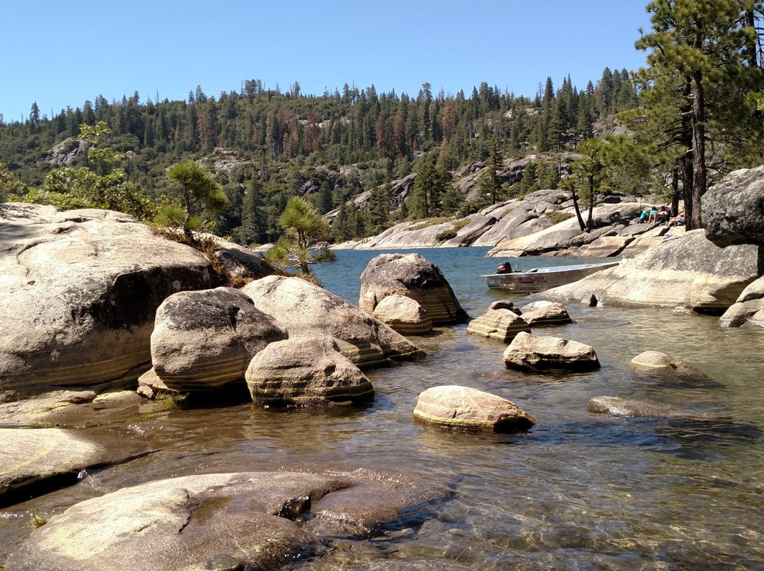 Pinecrest Lake Marina景点图片