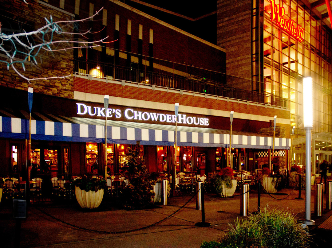 Duke's Seafood Southcenter