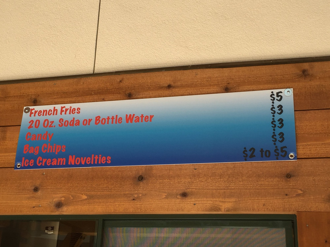 Burnt Cedar Beach-因克莱恩村必去景点