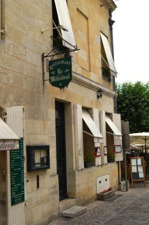 Château Saint-Georges景点图片