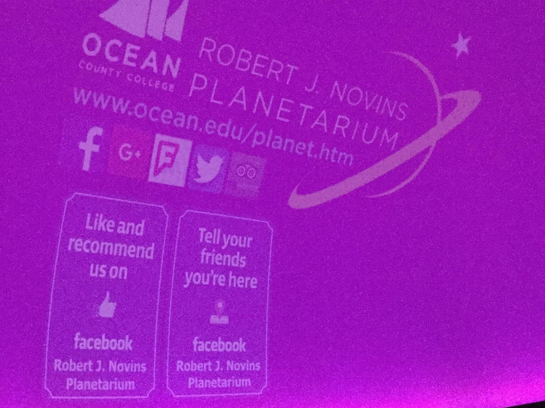 The Robert J. Novins Planetarium景点图片
