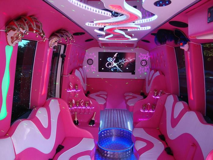 Shockwave Land Cruisers-普利茅斯必去景点