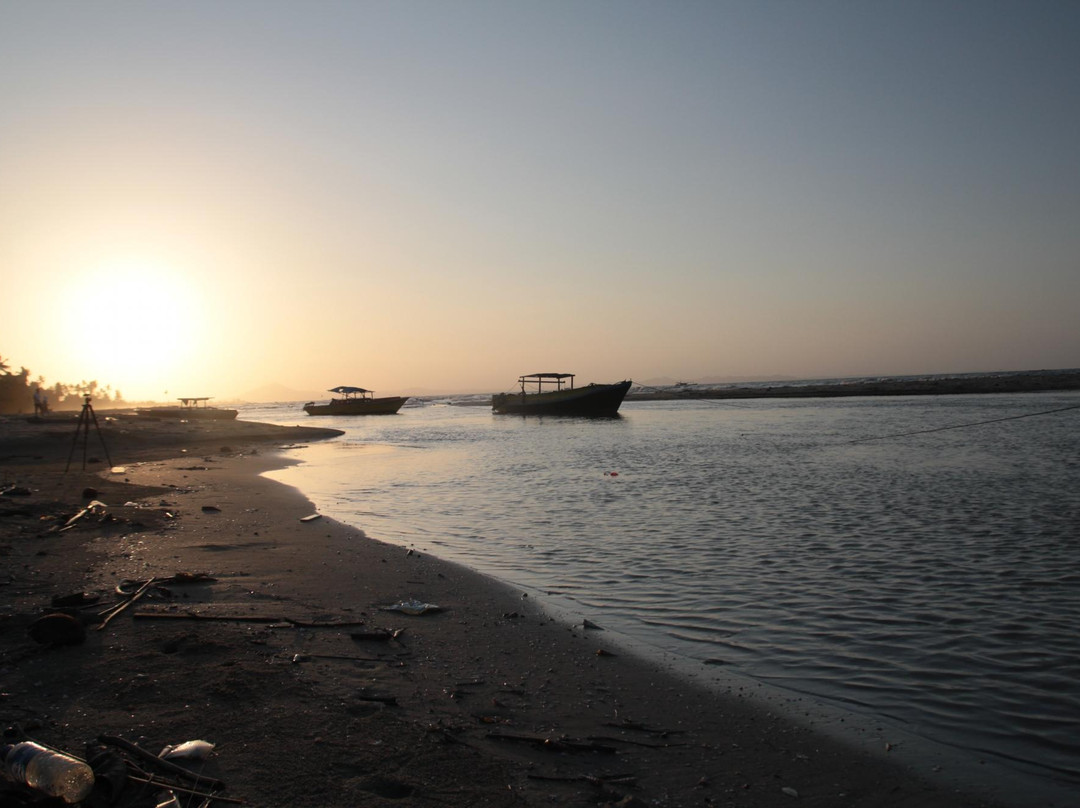 Pagatan Beach景点图片