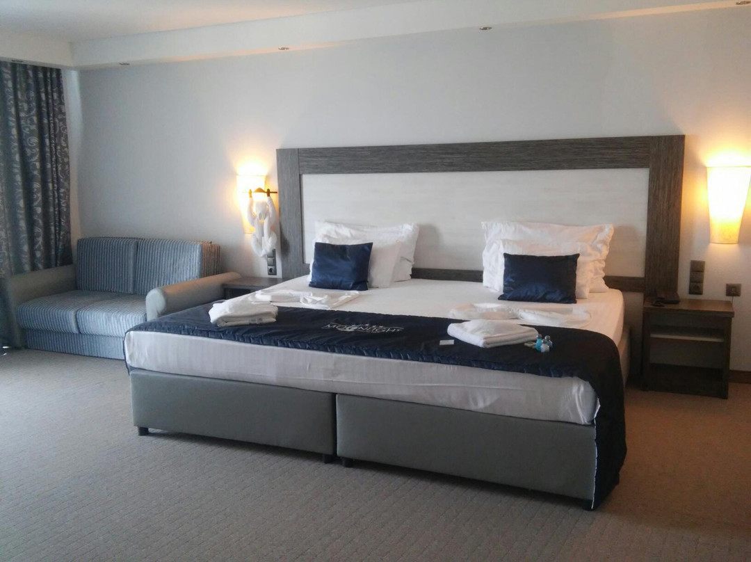 月光全包大酒店主图