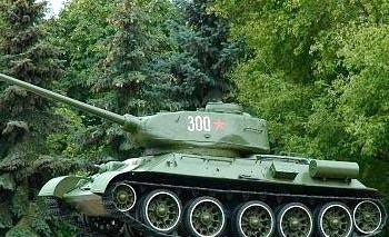 Tank Monument on the tomb of General B.S.Baharova