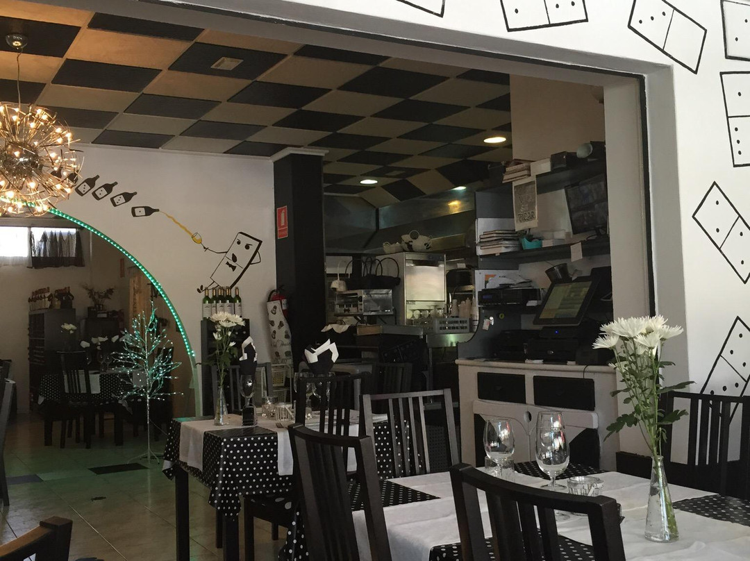 Domino Cafeteria Resturante