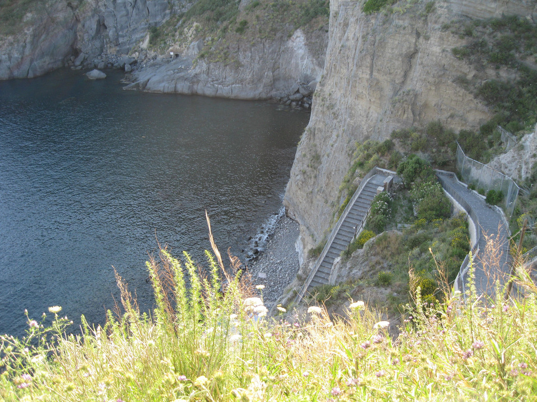 Baia di Sorgeto景点图片