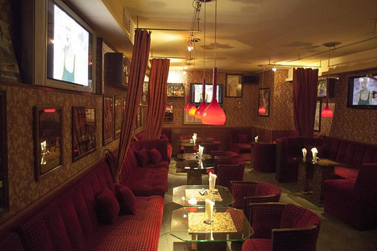 Pench's Club-瓦尔纳必去景点