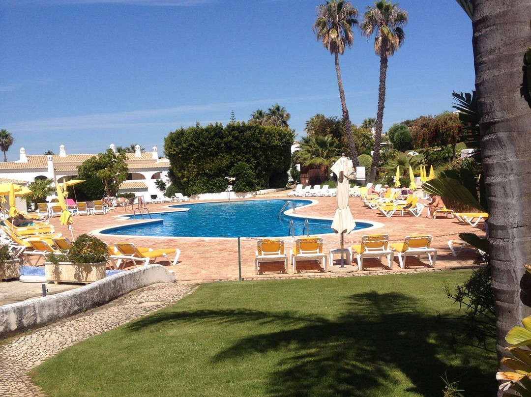 Alto Club Apartments