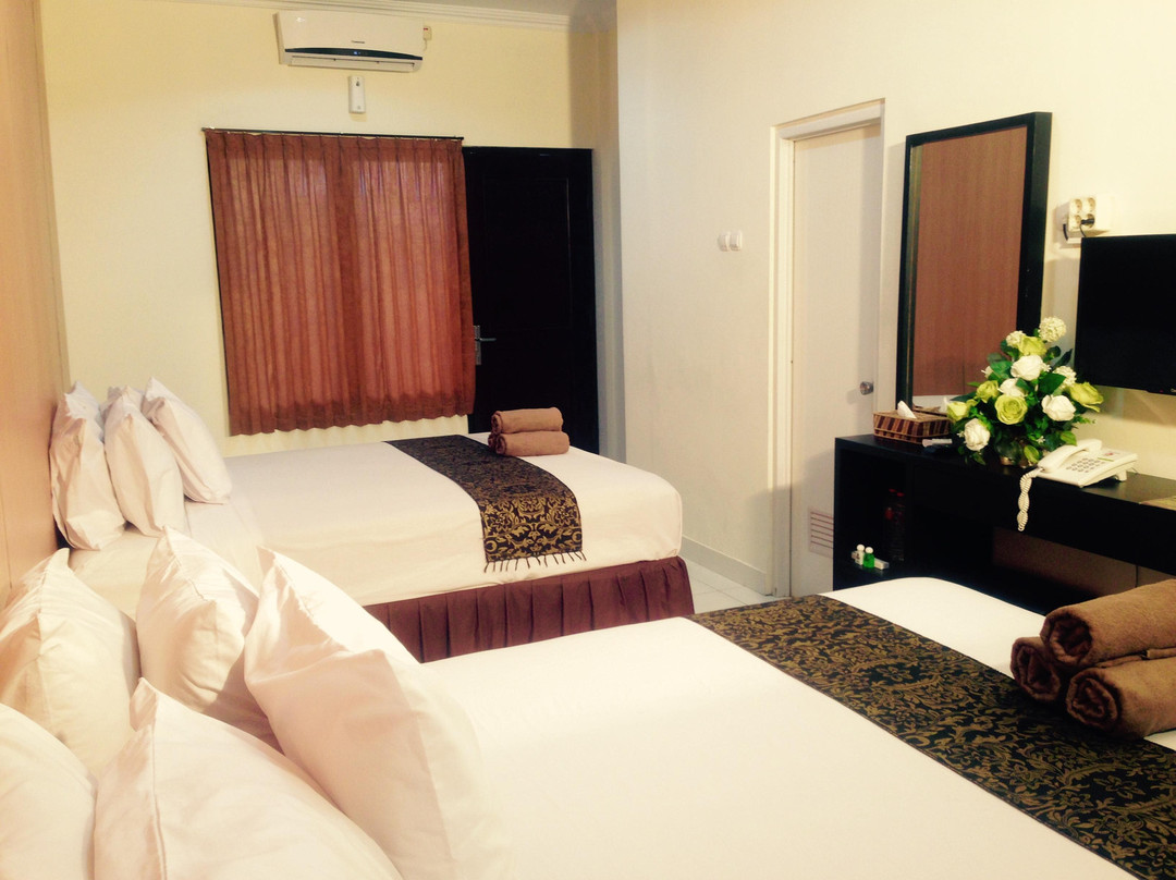 Sitimulyo酒店住宿-Tirta Kencana Hotel & Garden Resto