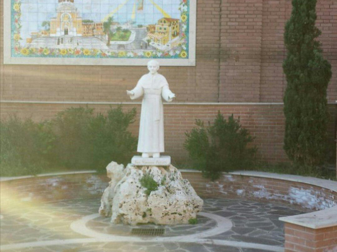 Chiesa Santa Maria Regina Pacis-Lido di Ostia必去景点