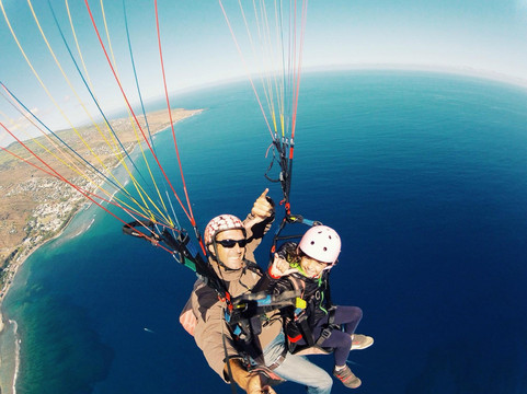 Bourbon Parapente Dé Zîles-圣亮必去景点