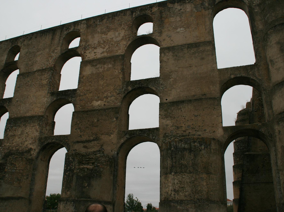 Aqueduto Da Amoreira景点图片
