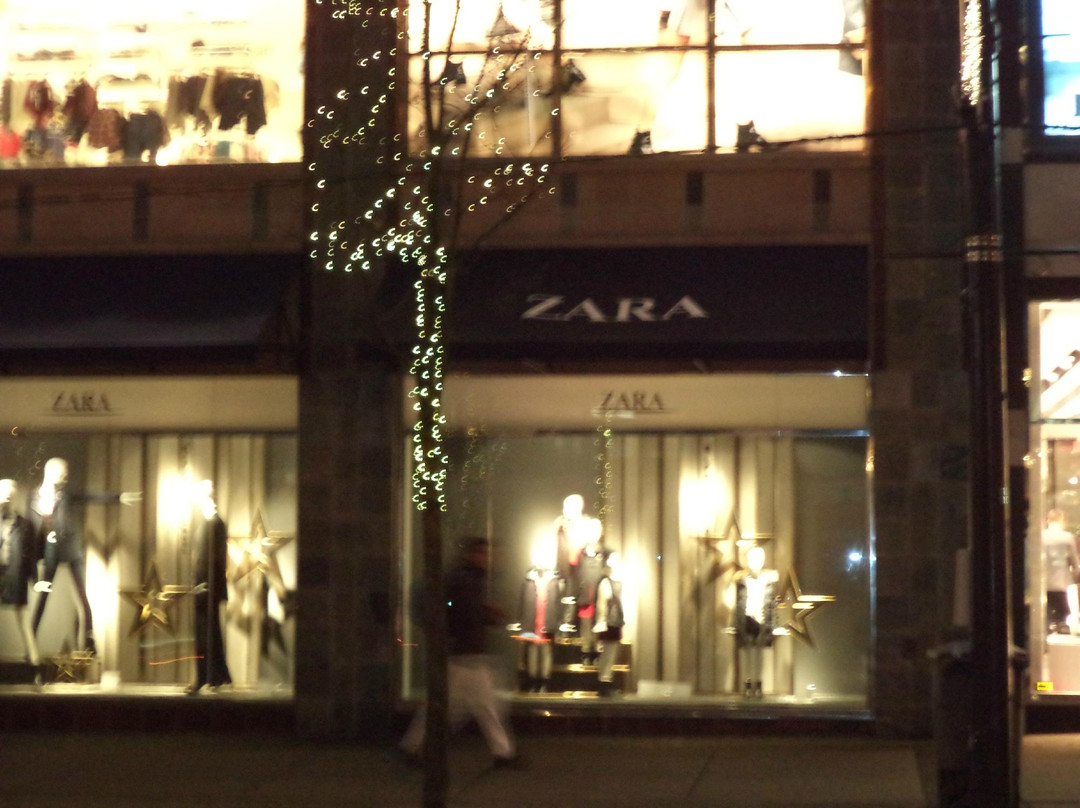 罗布森街-温哥华必去景点