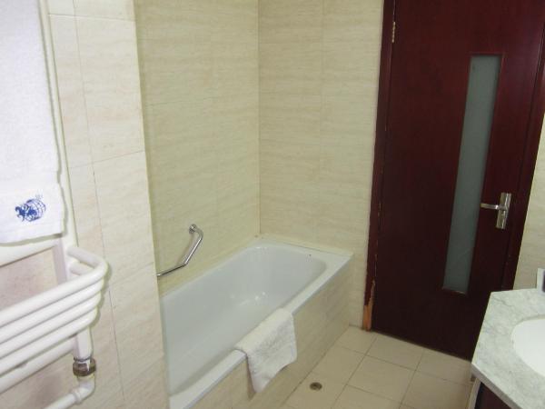 东达假日酒店-浴室