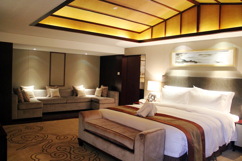 武当山众晶太极湖国际酒店主图