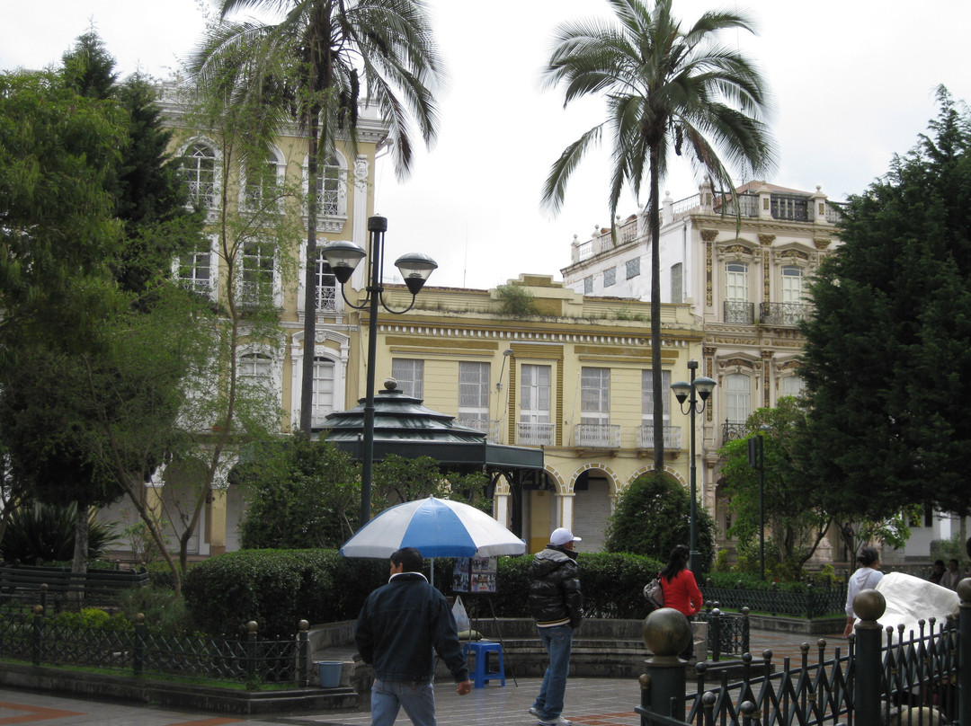 Plaza Abdon Calderon景点图片