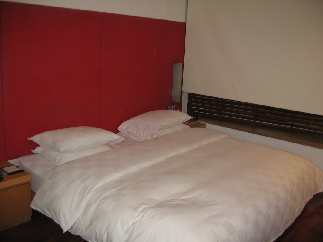 米兰花酒店主图