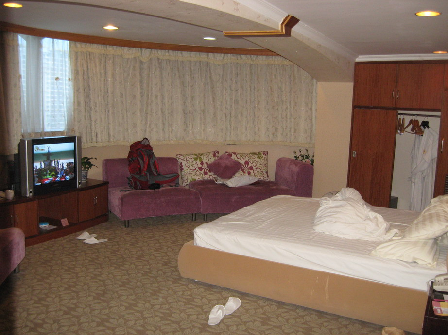 华金盾大酒店主图