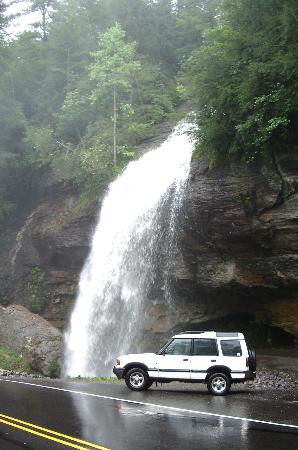 Bridal Veil Falls景点图片