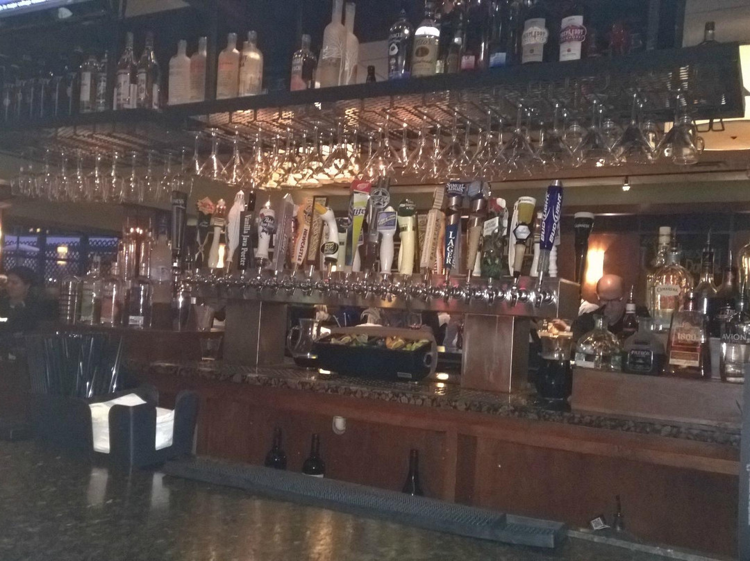 Bar Louie - Laurel Park Place