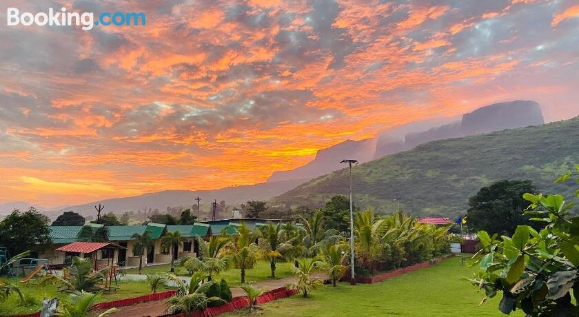 Twin Mountain Resort