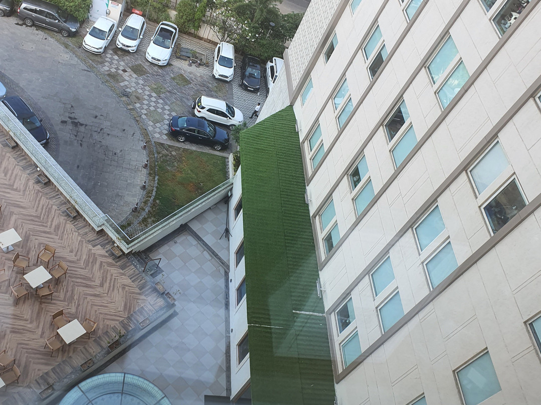 Vivanta Ahmedabad SG Highway主图