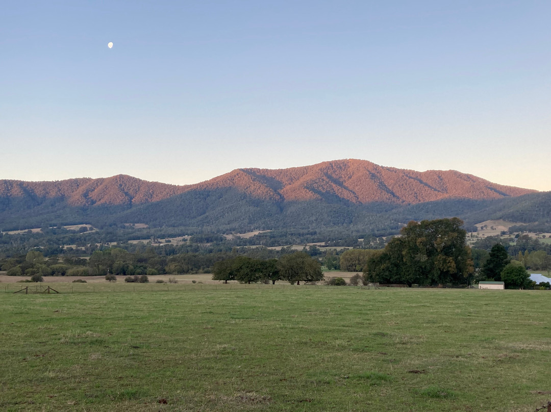 Mountain Creek Motel Bar And Restaurant主图