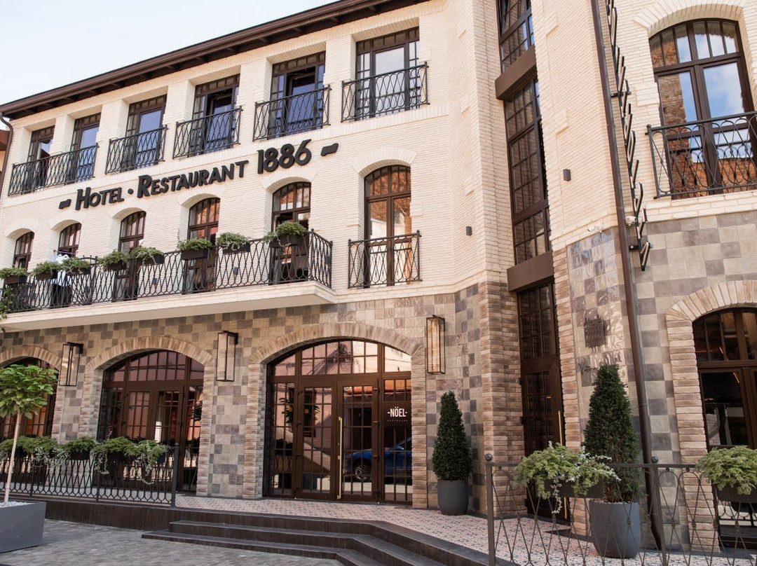 Victoria Deluxe Hotel