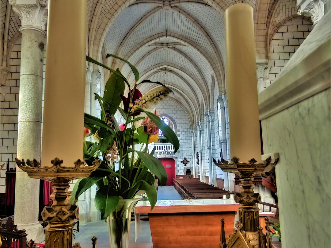 Église Notre-Dame de Neuvy-Bouin景点图片
