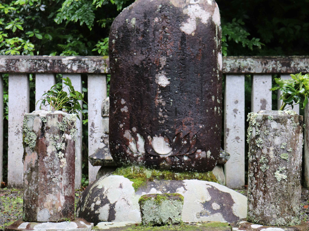 Grave of Minamotono Yoriie-伊豆市必去景点