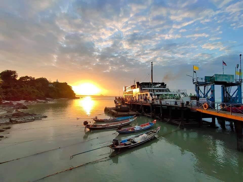 Raja Ferry Port-廊塞必去景点