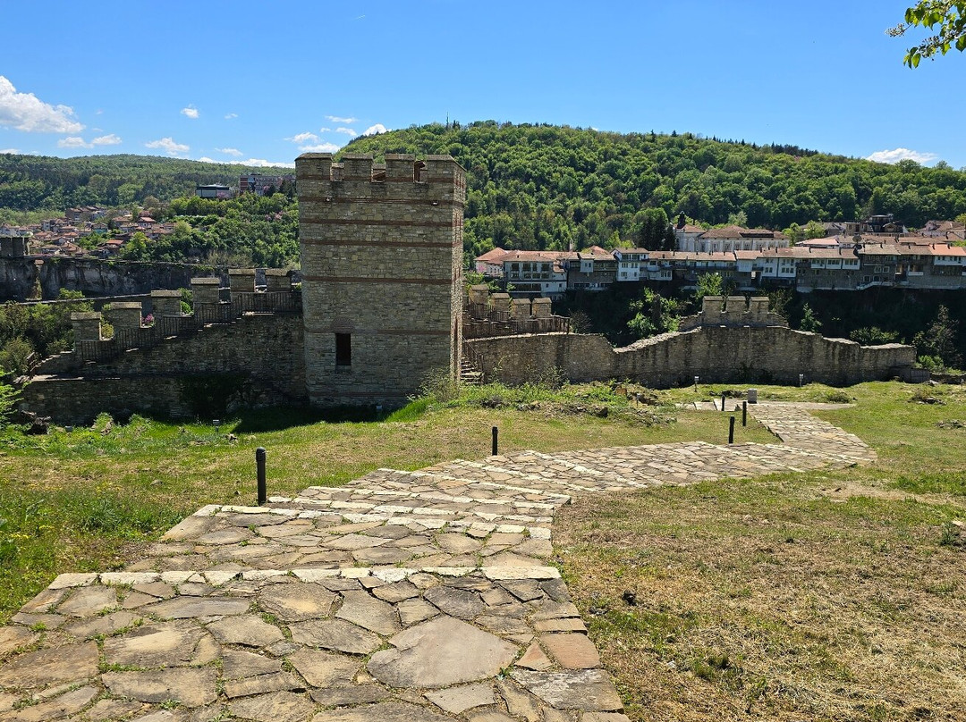 Trapezitsa Fortress景点图片