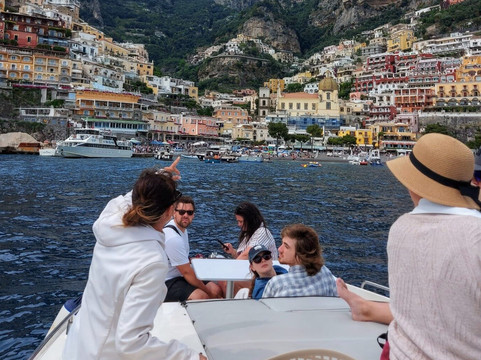 Sorrento Serenity Charter S.r.l.