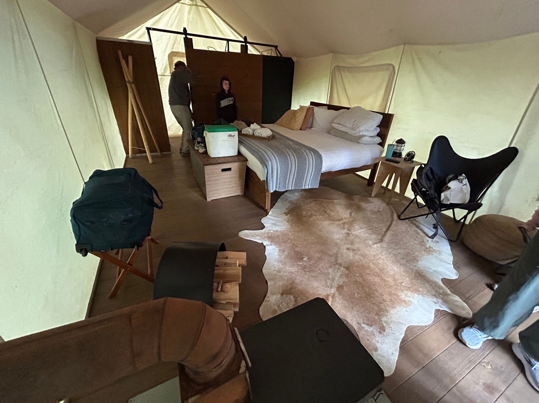 Under Canvas Glacier主图