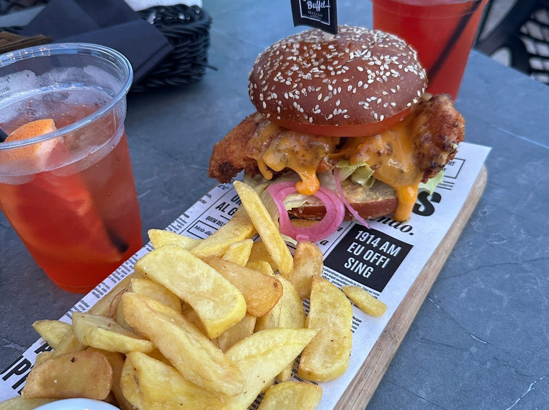 Red Sun Buffet Beach Bar-Liepaja必去景点