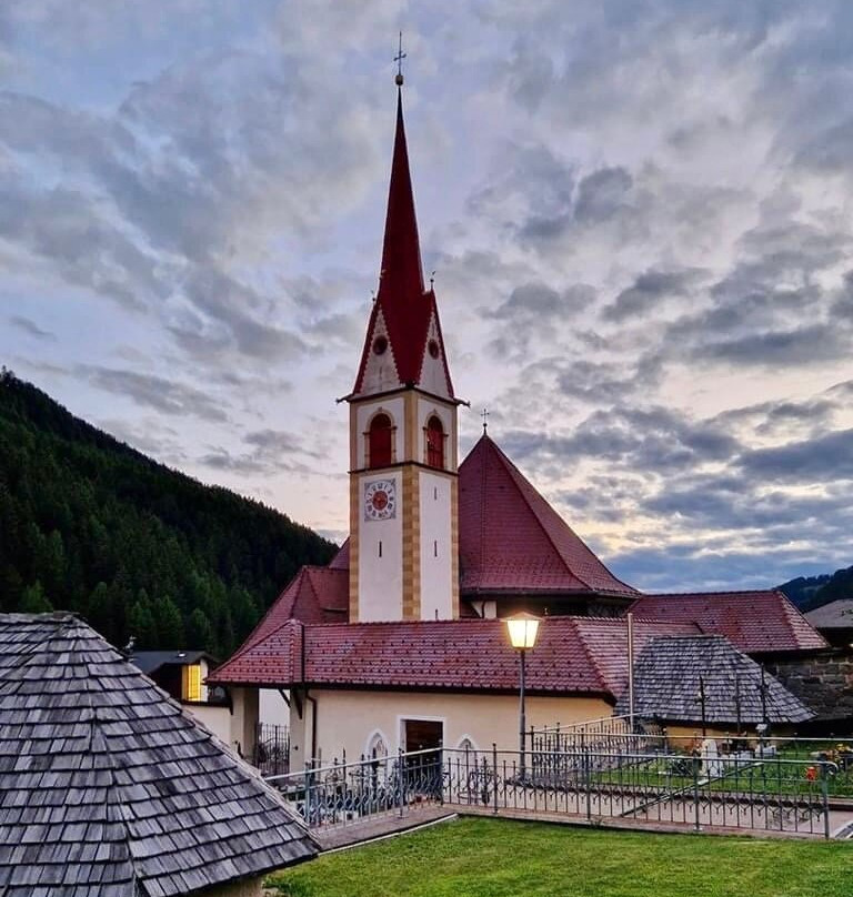 Chiesa Parrocchiale Santa Maria Assunta con Cimitero景点图片