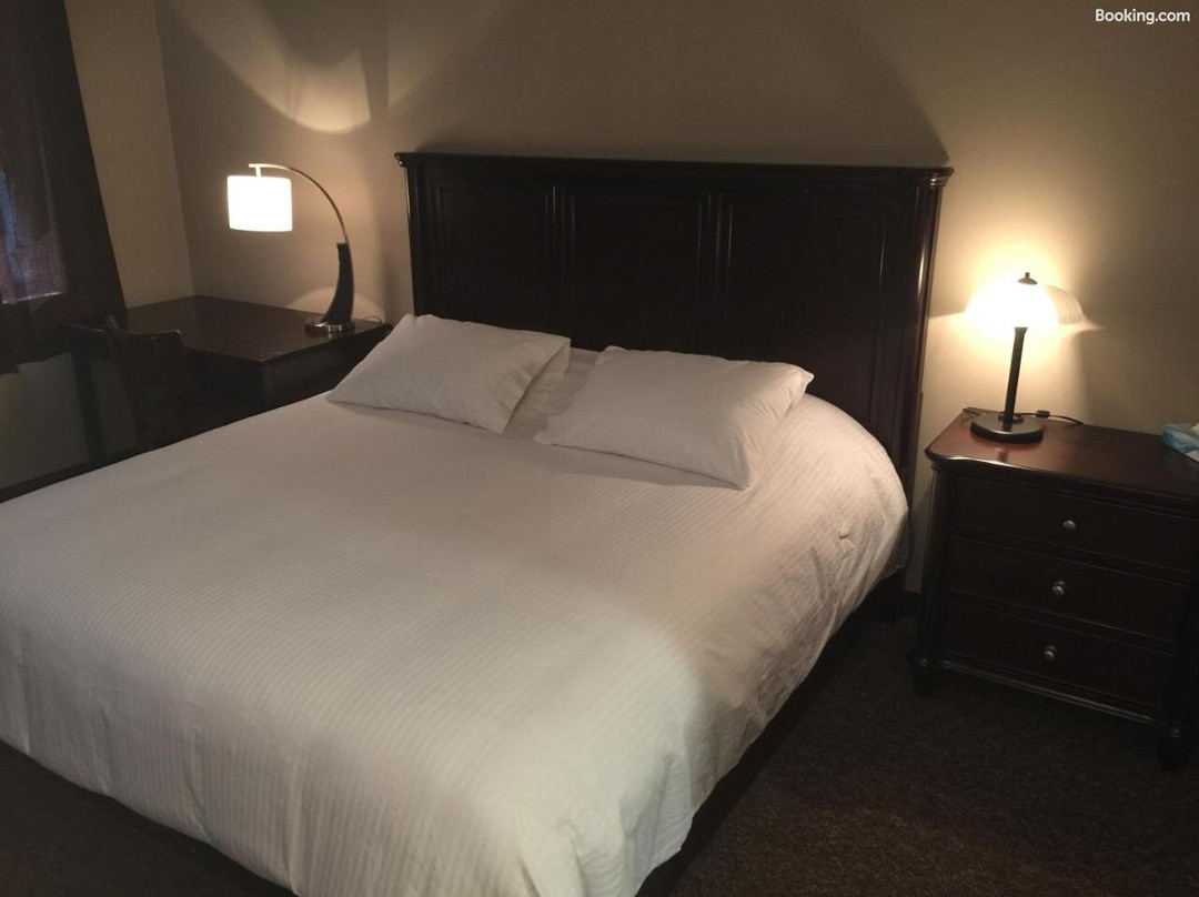 Jolly Giant Pub & Motel主图