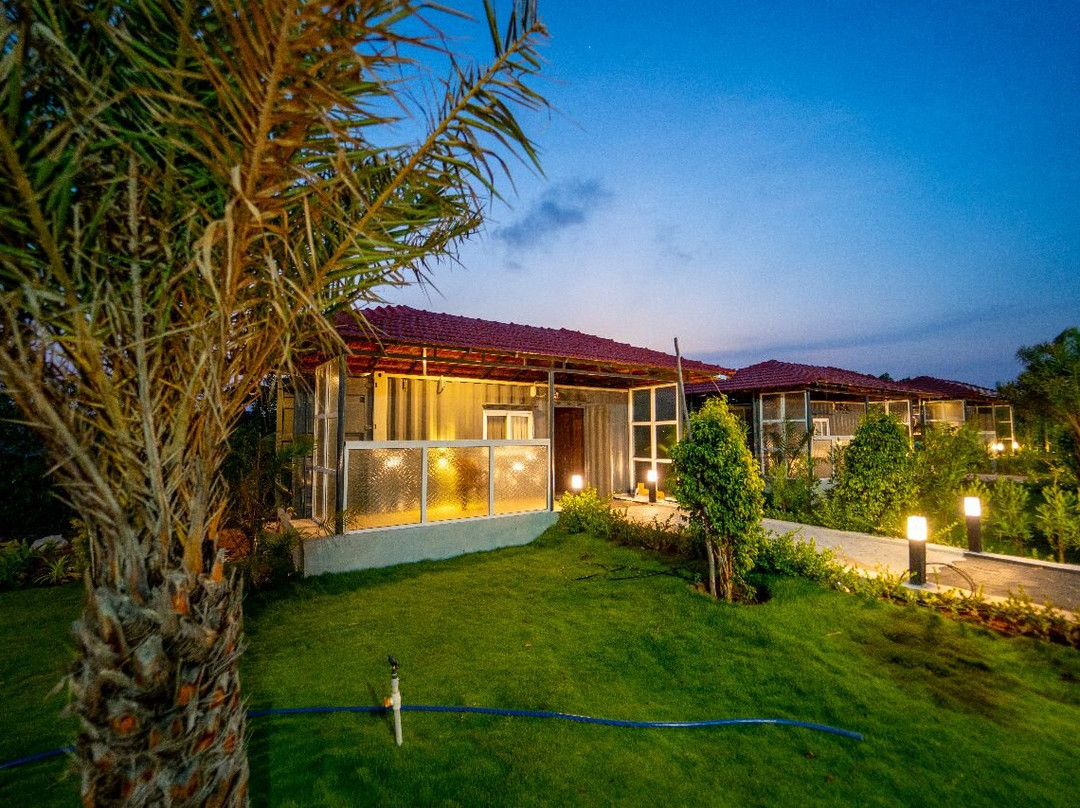 Dusk And Dawn Beach Resort