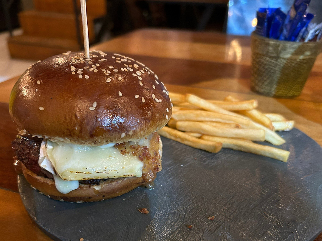 El Pirata Burger, Smoked & Pizza