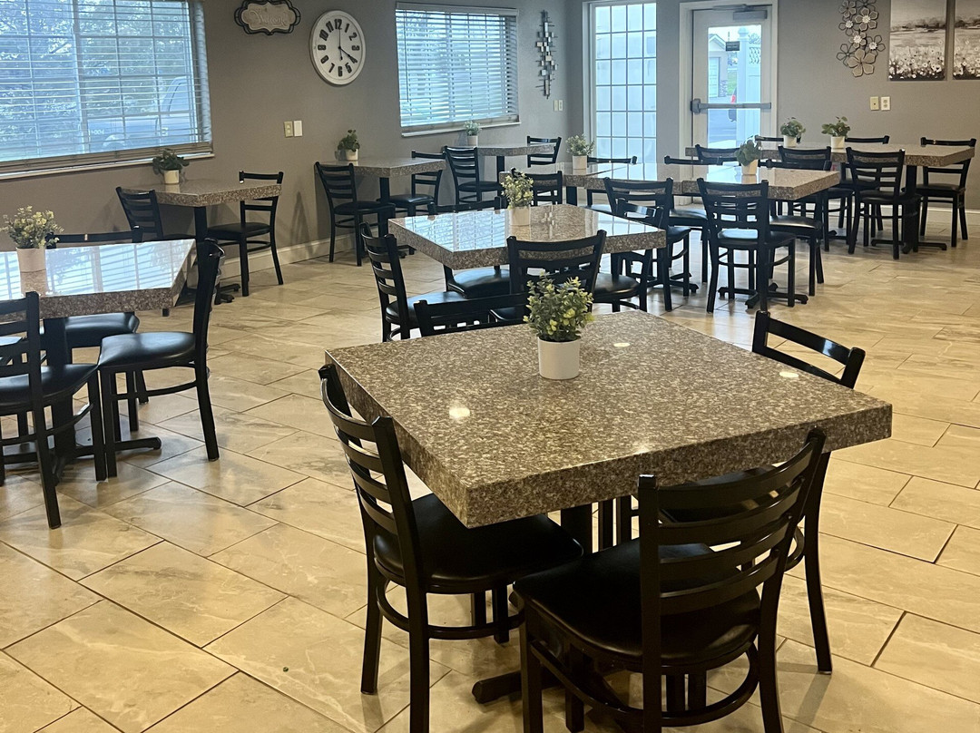 克罗星格兰德斯戴旅馆&套房酒店主图