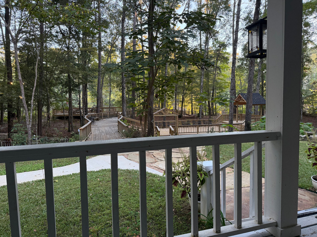 The Bird & Butterfly Inn主图