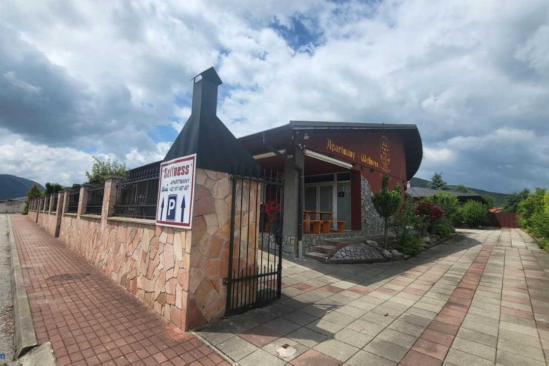 罗日尼亚瓦个性公寓式酒店