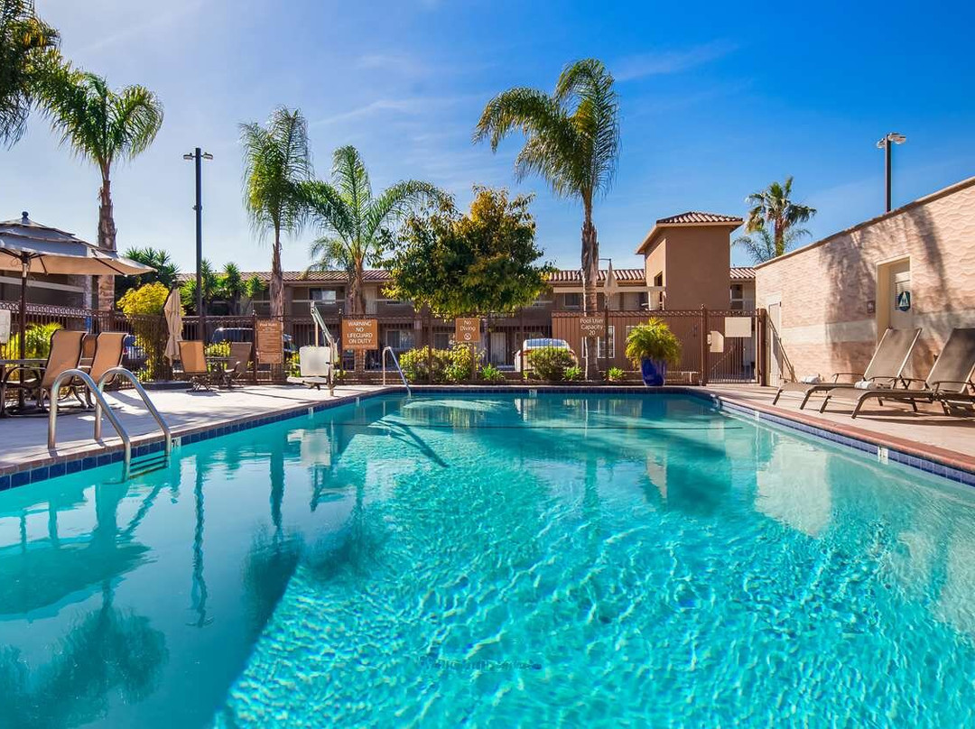 圣克拉拉华美达旅店主图