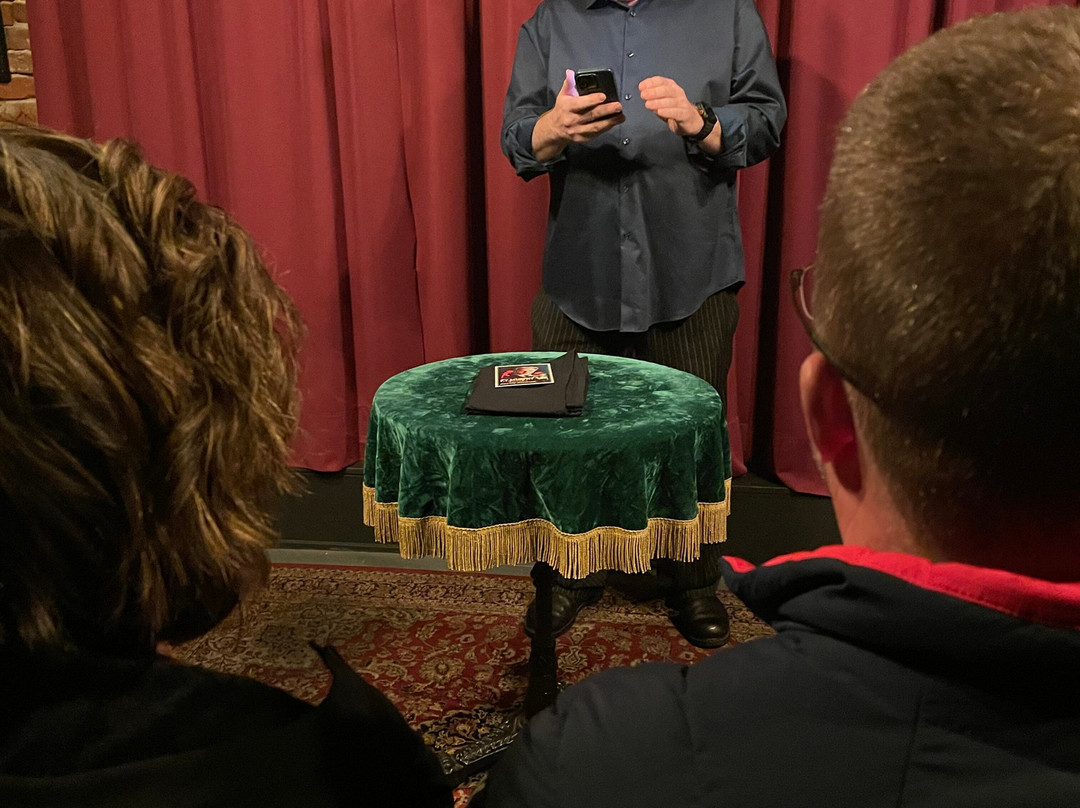 P.T. Murphy Magic Theatre-加利纳必去景点