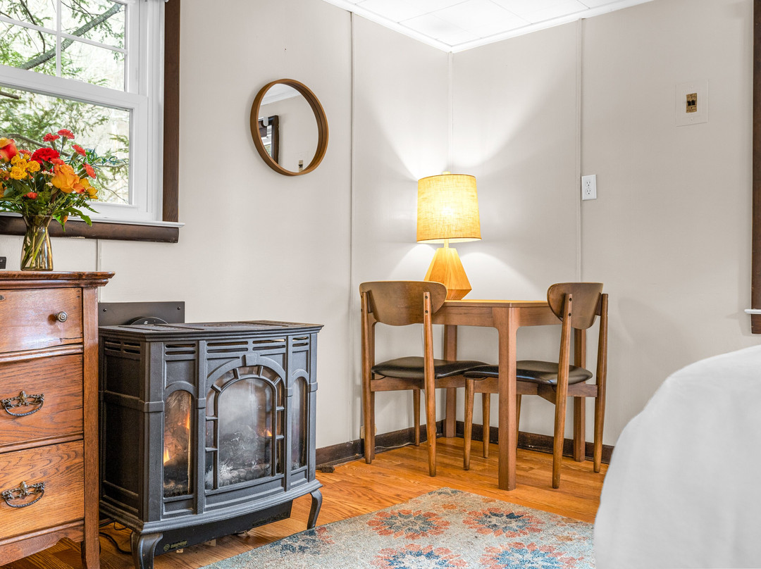 Phoenicia Lodge主图