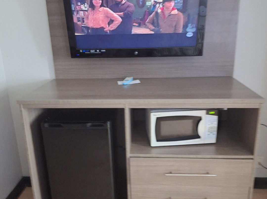 Red Roof Inn & Suites Jackson, TN主图