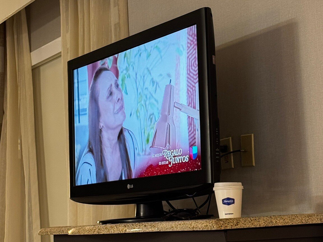 Hampton Inn & Suites Manchester-Bedford主图